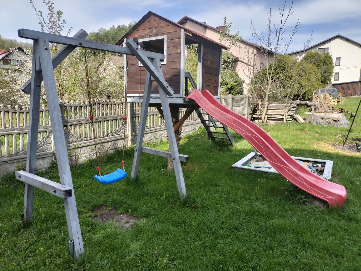 Domek drewniany + zjeżdżalnia