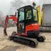 Aluga-se miniretroescavadora Kubota U27