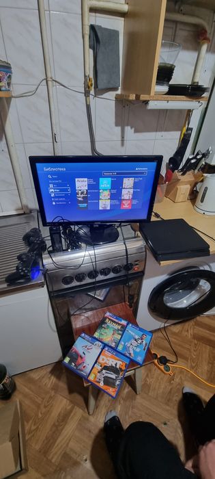 Playstation 4 Slim 500 Gb + Монитор