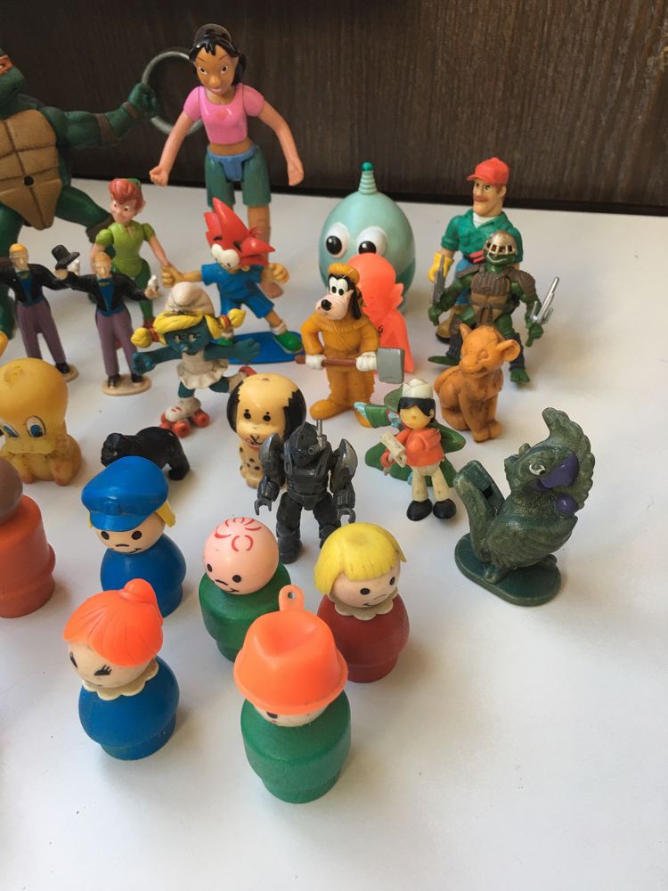 Bonecos / figuras antigos