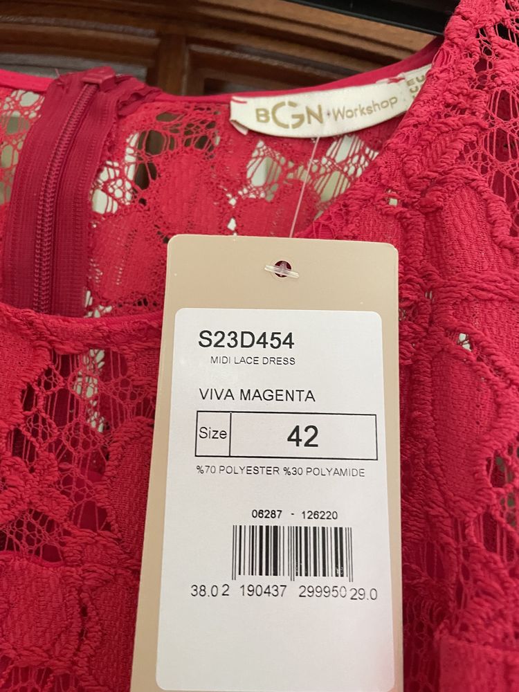 Vestido de renda vermelho da BGN 42