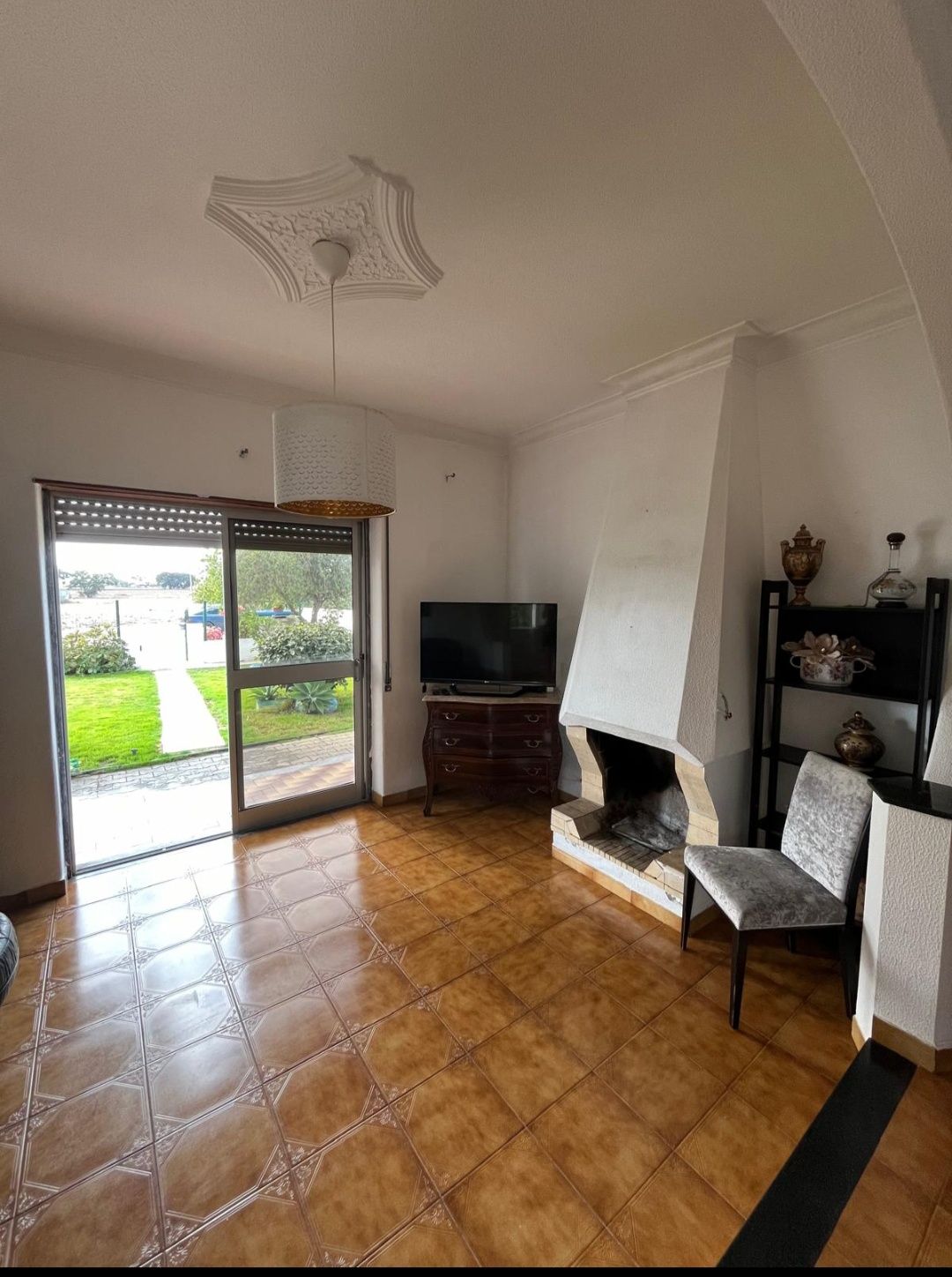 Moradia T3 com jardim para arrendar