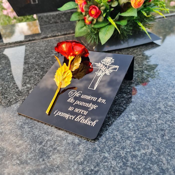 ZNICZ na grób grawerowany podstawka na cmentarz  róża