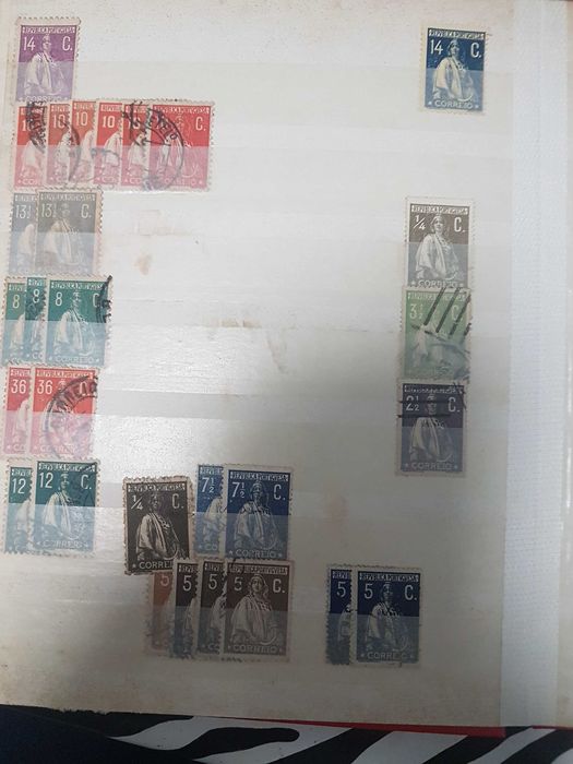 Colecção de selos antigos portugueses