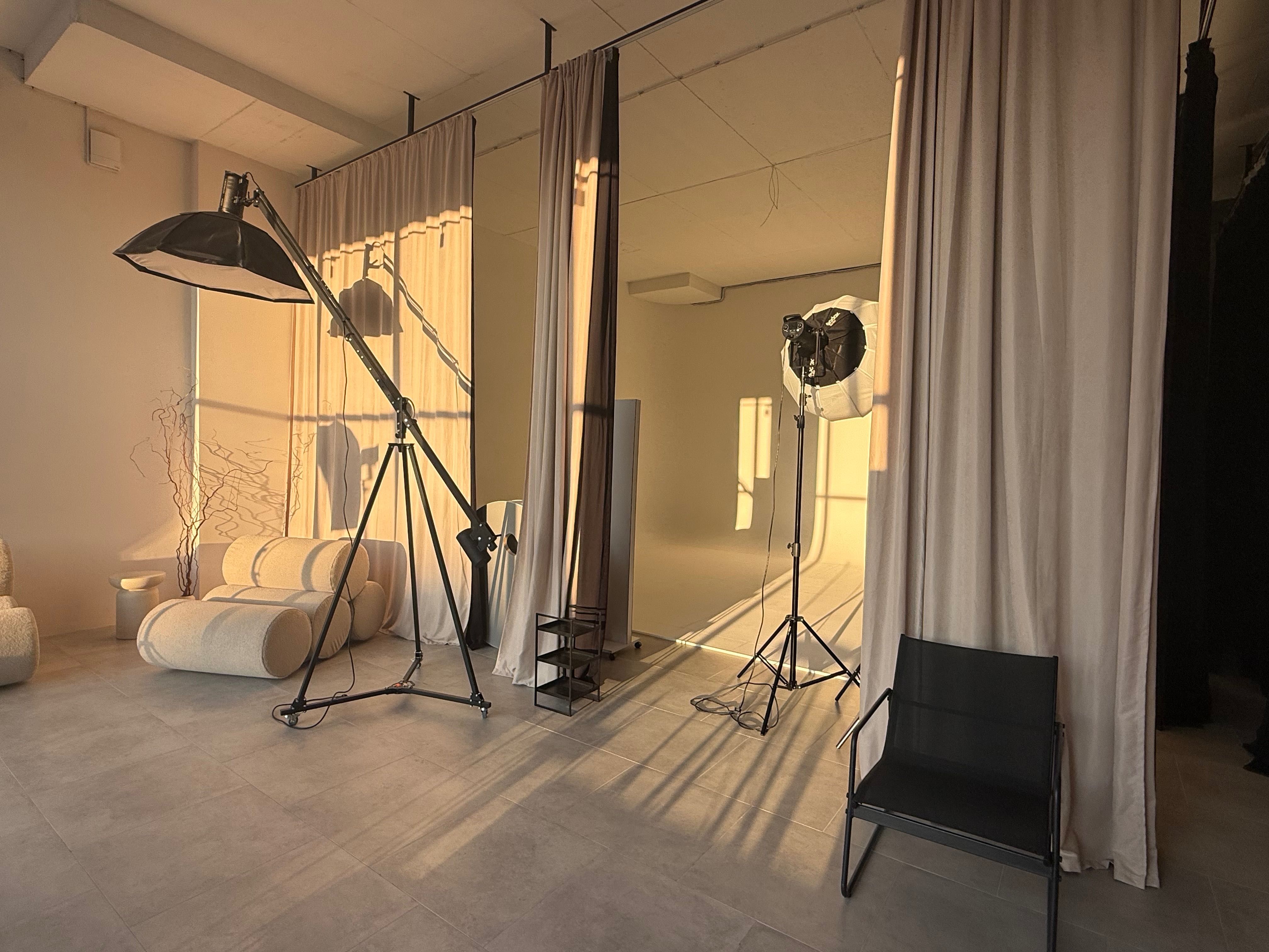 Продається готова фотостудія Sunstudios  — бізнес під ключ