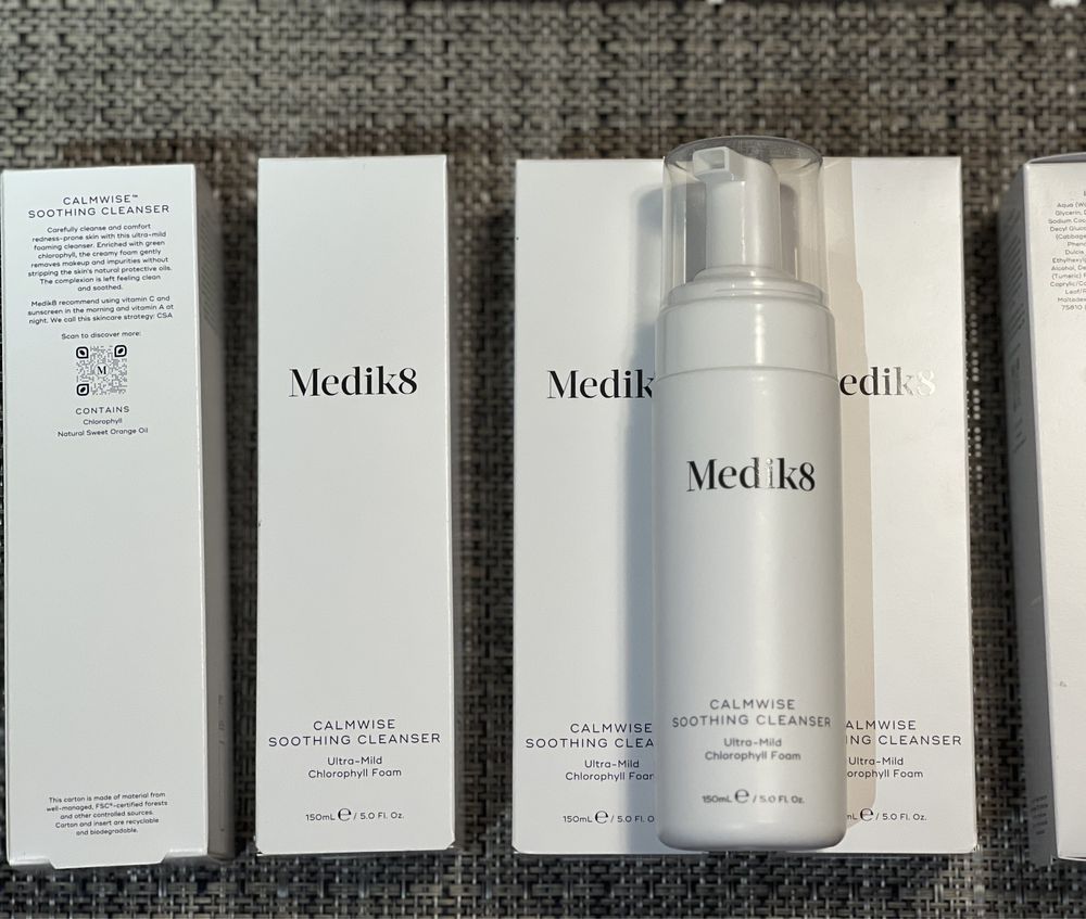 Medik8 Calmwise Soothing Cleanser Заспокійлива пінка для обличчя