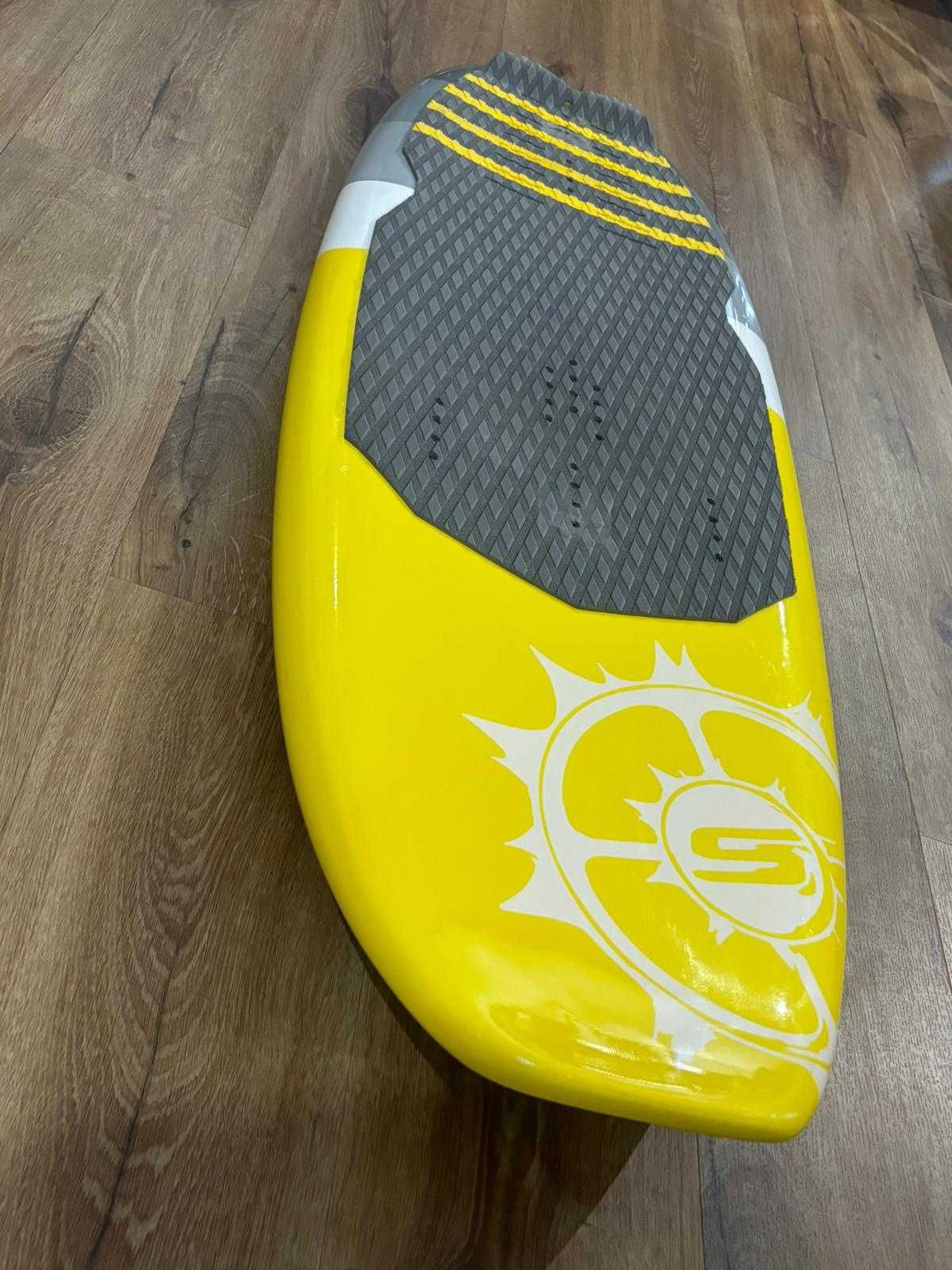 Prancha Kite foil slingshot alien air 4´8