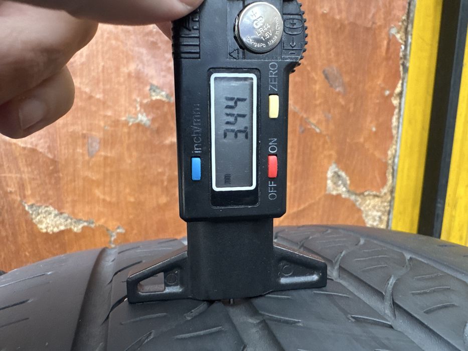 Продам 2шт шини від тесли У,  255/45/19 104W Continental procontact rx