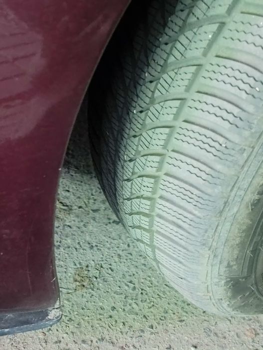 Продам резину r17 225/50 можно з дисками