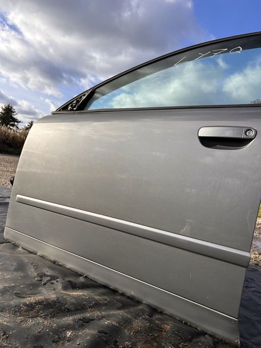 Drzwi Audi A4 B6 lewy przód/lewy tył/kombi/kod LY7Q