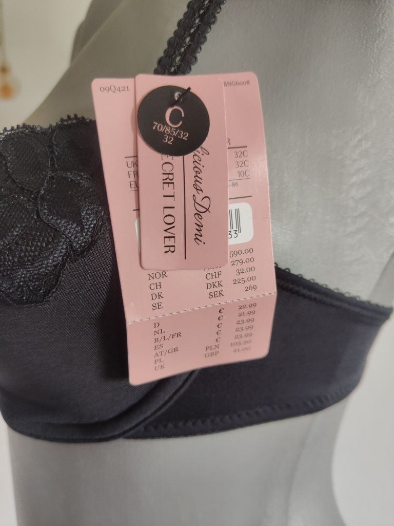 Markowy nowy z metką i ceną biustonosz Hunkemöller r 70C czarny usztyw