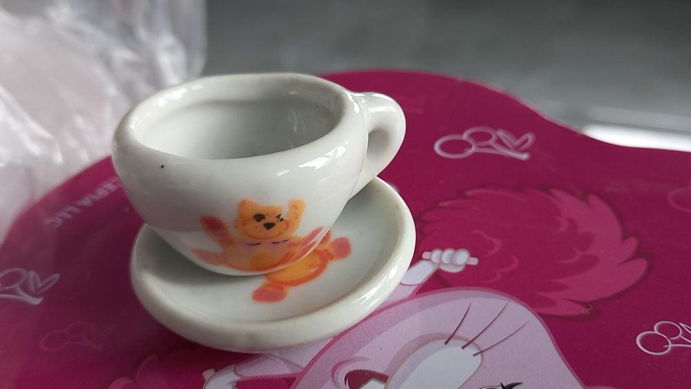 Filiżanka ceramiczna z talerzykiem do zabawy dla dzieci