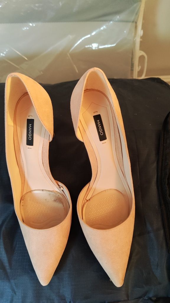Sapatos de salto alto rosa