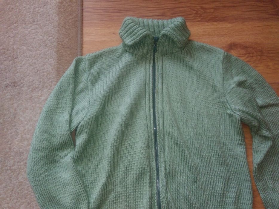 Sweterek, swetr, własnoręcznie robiony, oliwkowy r.44, wiosna,