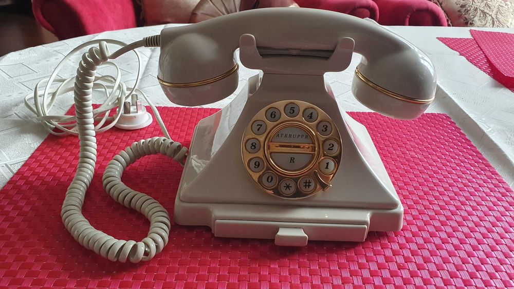 Aparat Telefoniczny - Retro