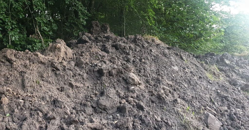 Miejsce Ziemia na wyrównanie terenu