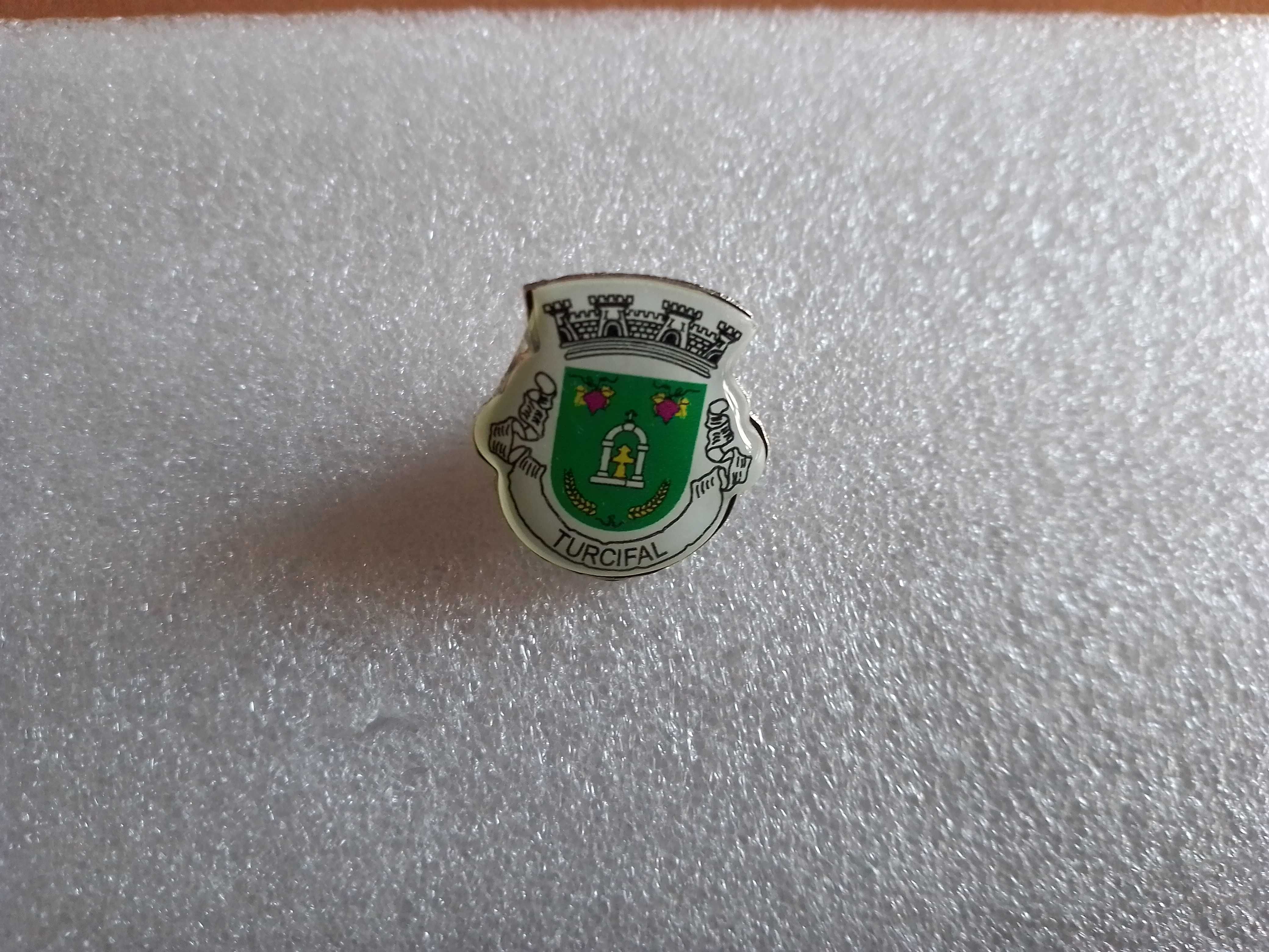 Pins Junta de Freguesia de Turcifal - Concelho de Torres Vedras