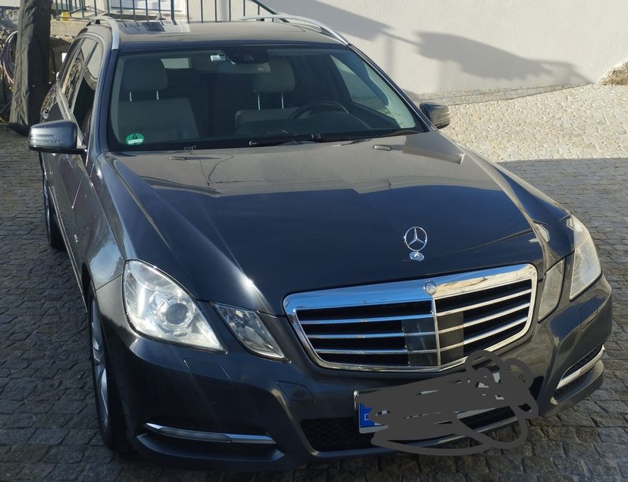Vendo Mercedes E 300 com problemas de motor