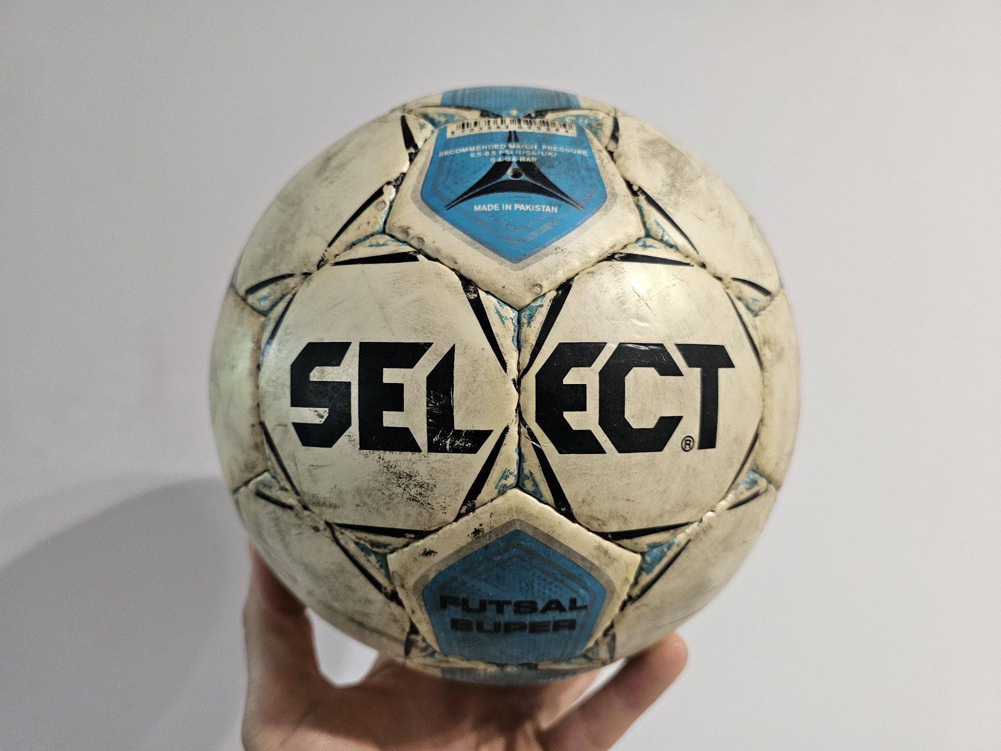 SELECT piłka do piłki nożnej halowej Futsal Super rozm.4 FIFA Approved