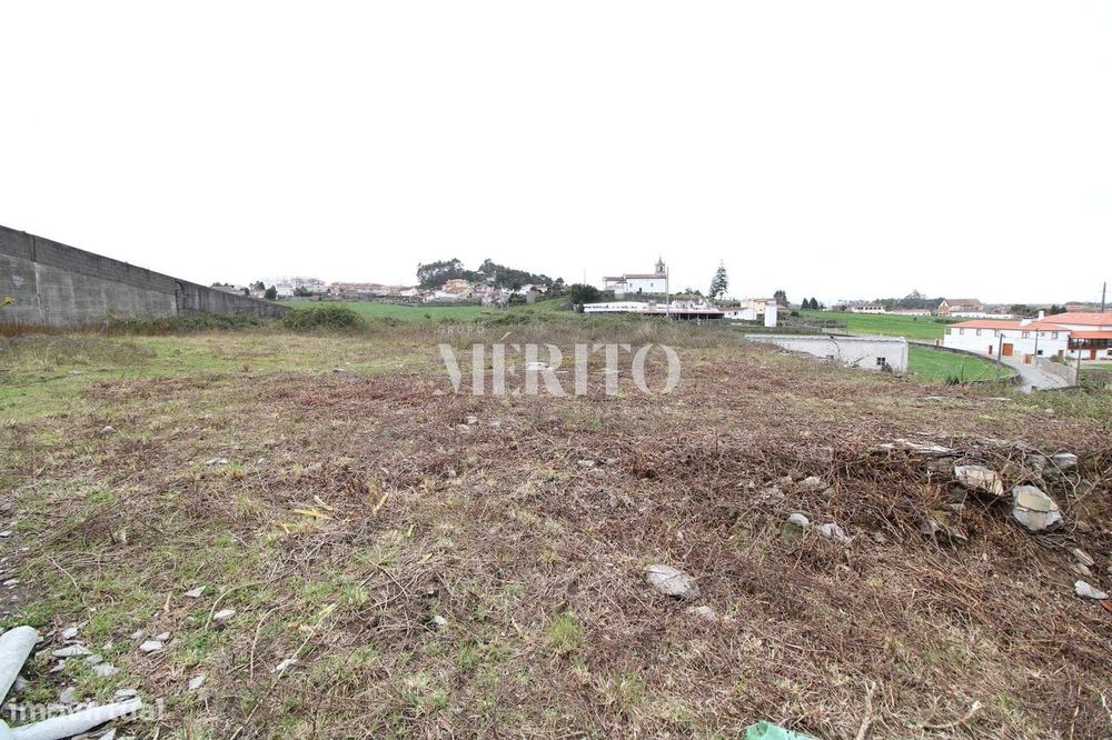 Terreno com 3.130m2 em Guilhabreu - Vila do Conde