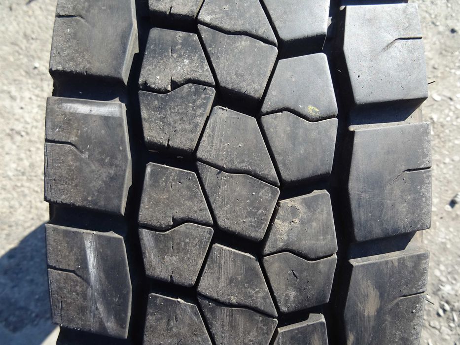 Opona 235/75R17.5 BRIDGESTONE R-DRIVE 002 (500 netto)