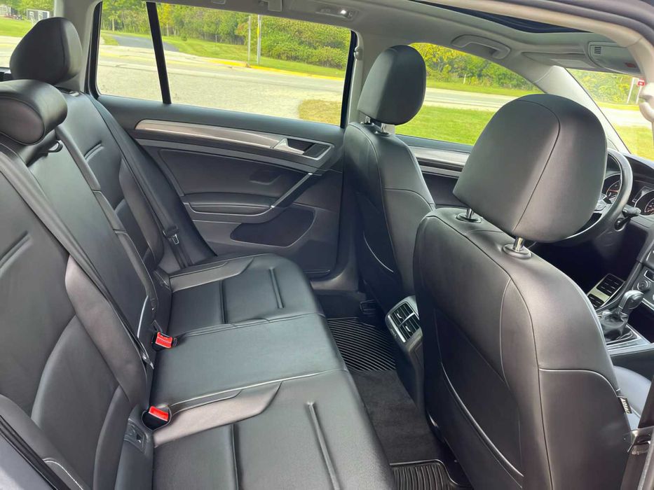 Volkswagen Golf      2017