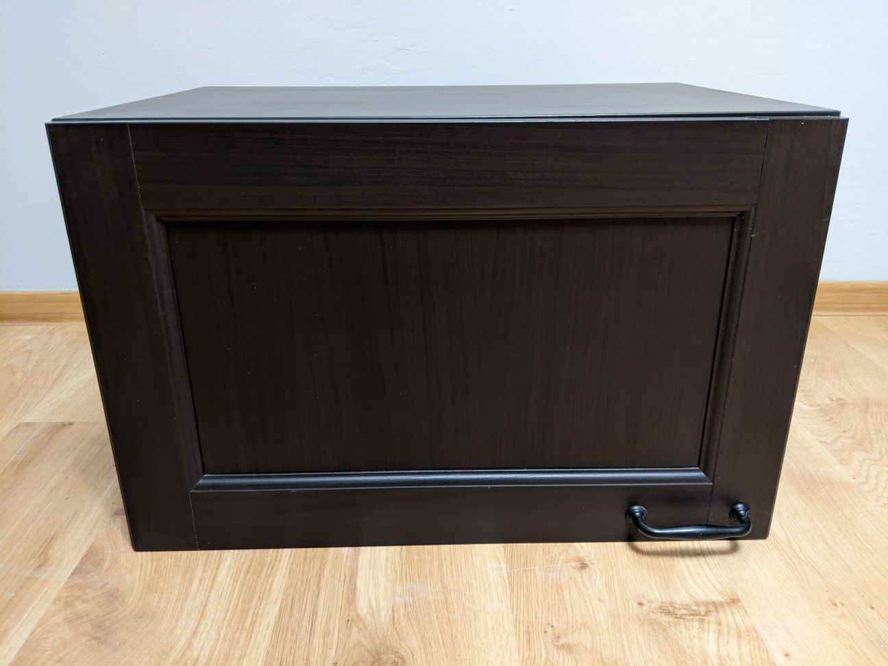 szafka wisząca zamykana IKEA 60x42x38 Made in Italy BESTA VASSBO