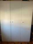 Roupeiro IKEA 3 portas