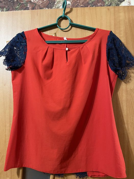 Блуза червона