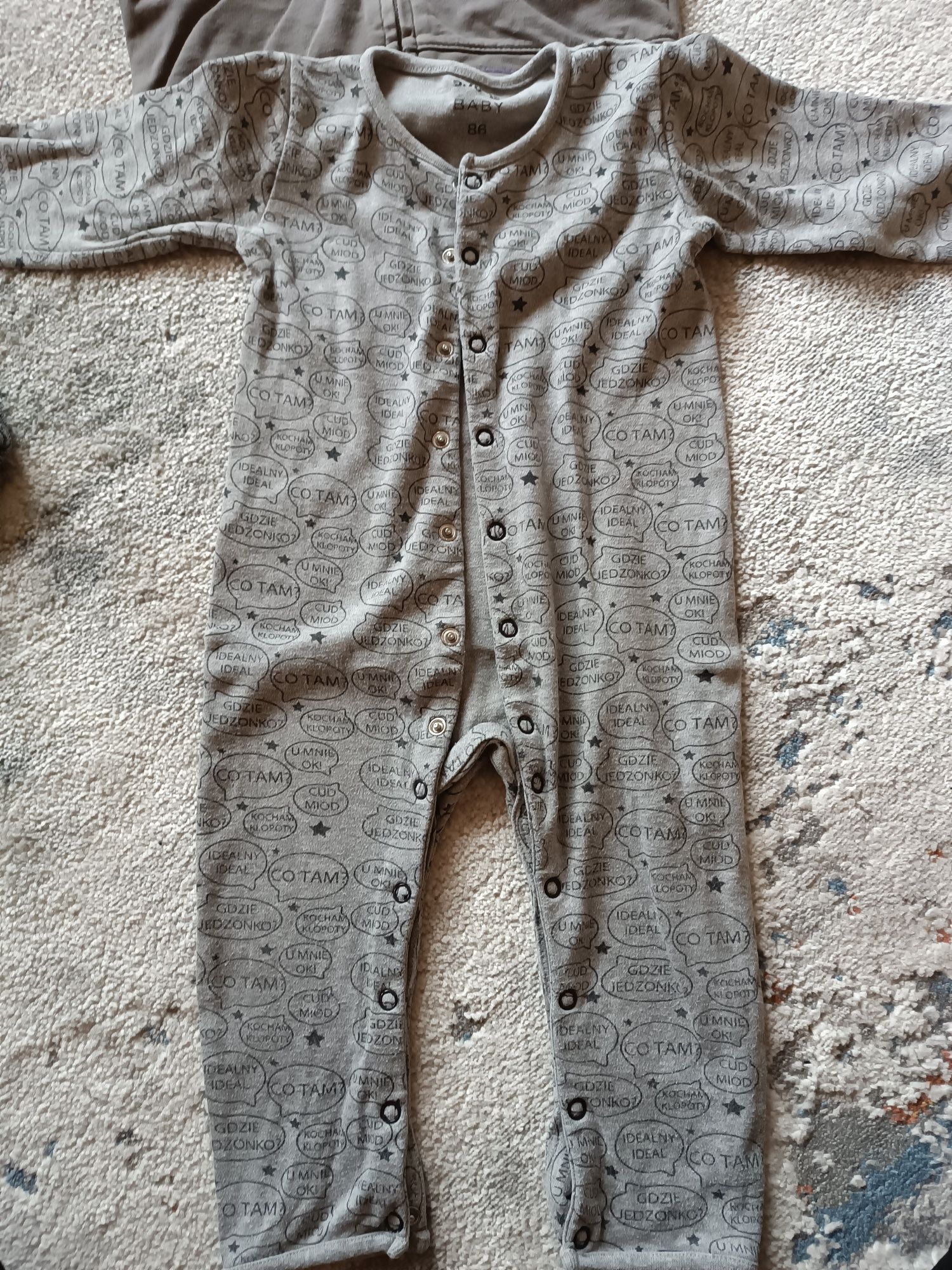 Pajacyk, spodnie, bluza zestaw r. 80-86