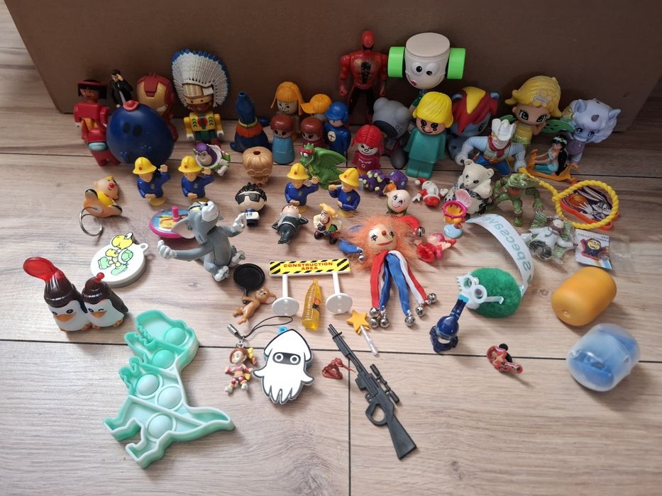 Figurki ludziki duża kolekcja Kinder i nie tylko 60 szt