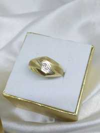 Złoty pierścionek z diamentem, złoto 585, R14