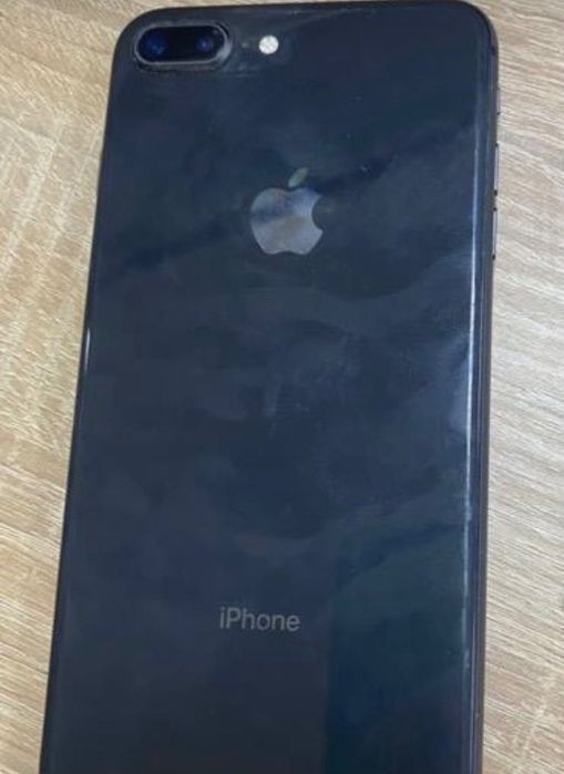 Айфон 8+ продам В гарному стані