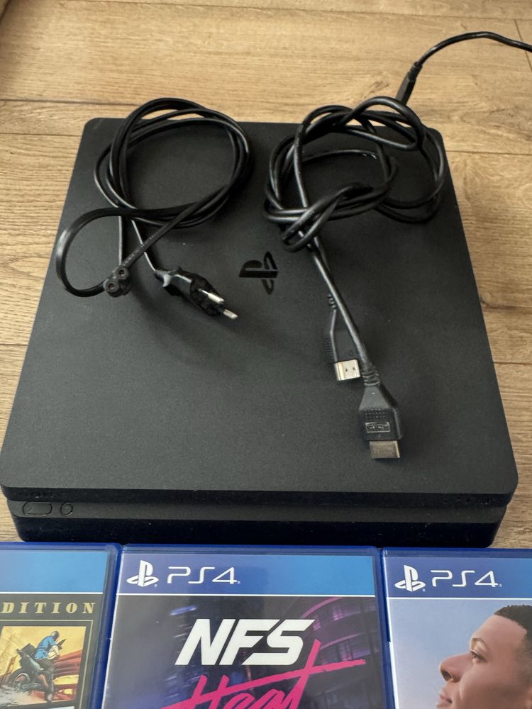 Playstation 4 komplet  2 pady 9 gier GTA 5 NFS