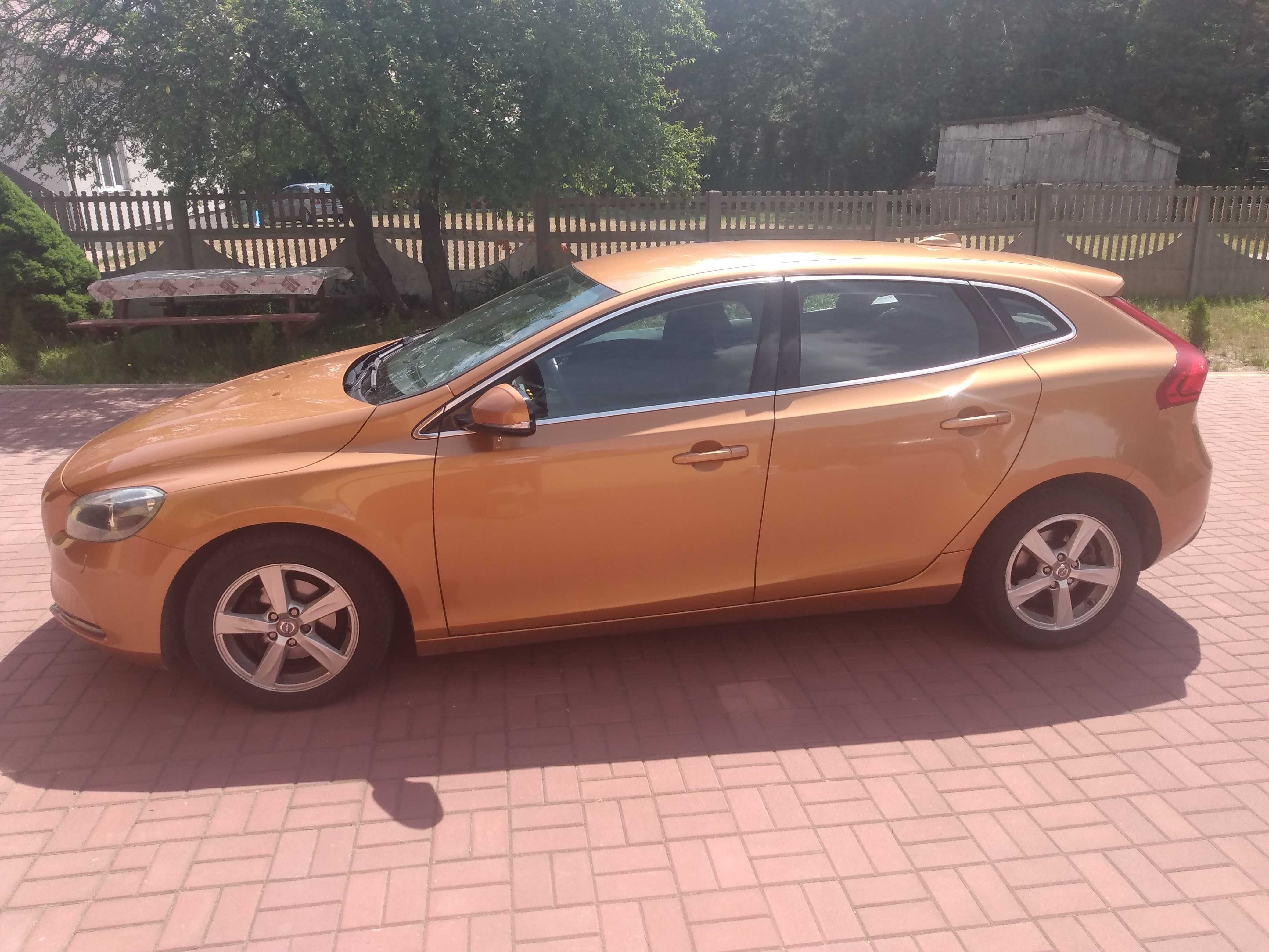 Volvo V40 D2 2013