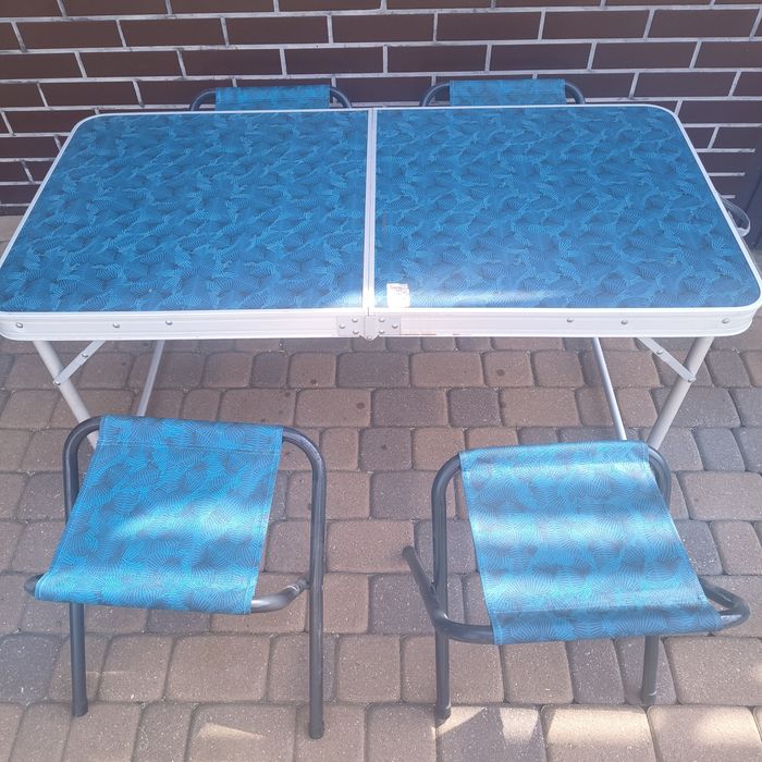 Stół kempingowy składany + 4 taborety Quechua dla 4-6 osób