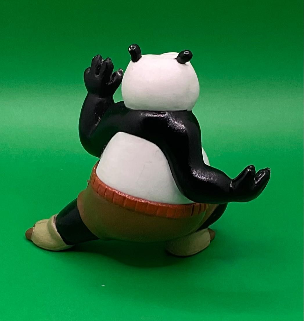 Figurka Pandy Po z bajki Kung Fu Panda wysokość 6 cm