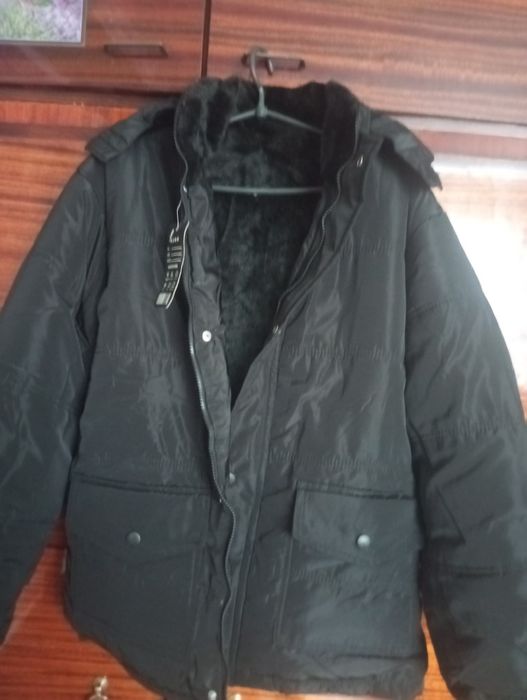 Зимова куртка чоловіча