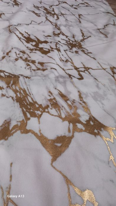 Bieżnik piękny na uroczyste okazje złoty