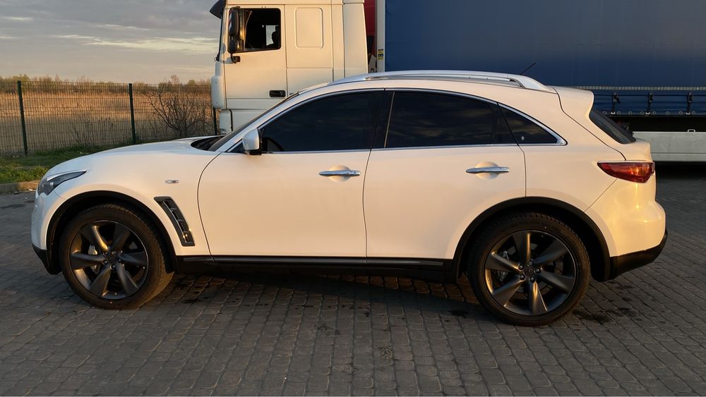 Продам Infiniti FX S51 2010 5.0