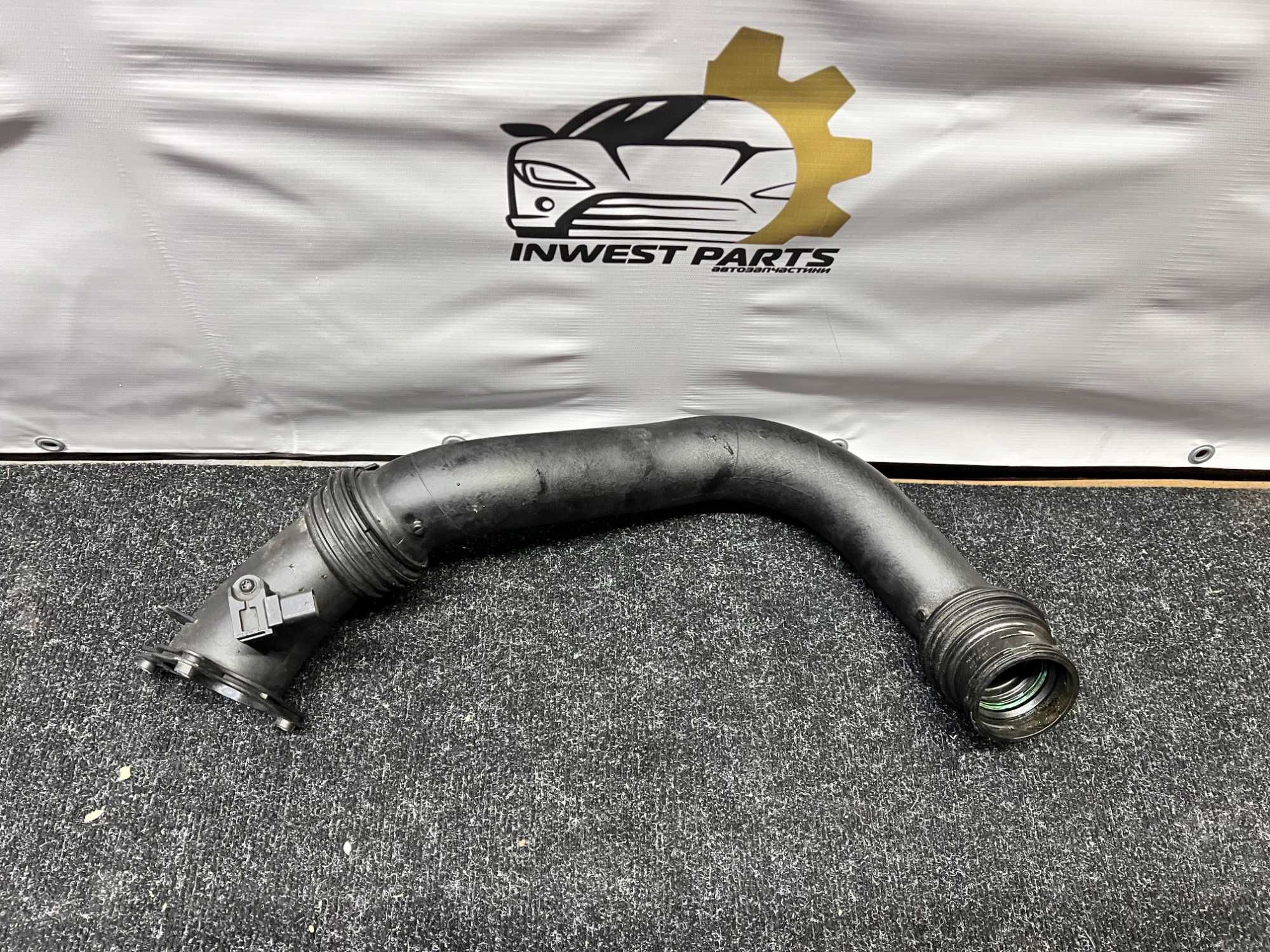 Bmw G20 f30 G01 G05 B48 патрубок Турбіни Повітропровід 13718601683