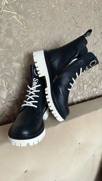 Продам зимние кожаные ботинки