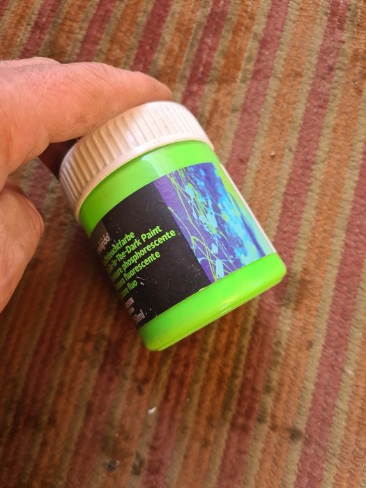 Farba świecąca w ciemności