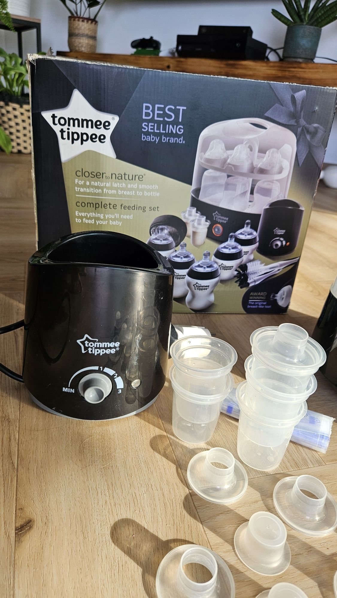 Sterylizator Tommee tippee czarny + podgrzewacz + pojemniki na mleko