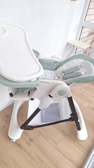 Стільчик для годування