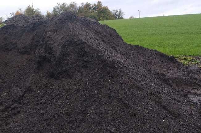 CZARNOZIEM Ziemia kompostowa Ogrodnicza Ogrodu KOMPOST KOPARKA Trawnik