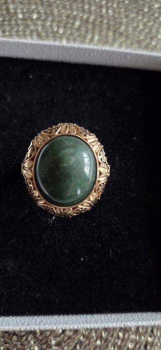 Pierścionek złoty PRL zielone oczko