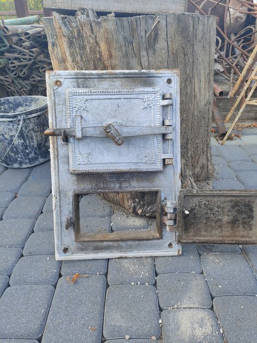 Żeliwne drzwiczki od pieca