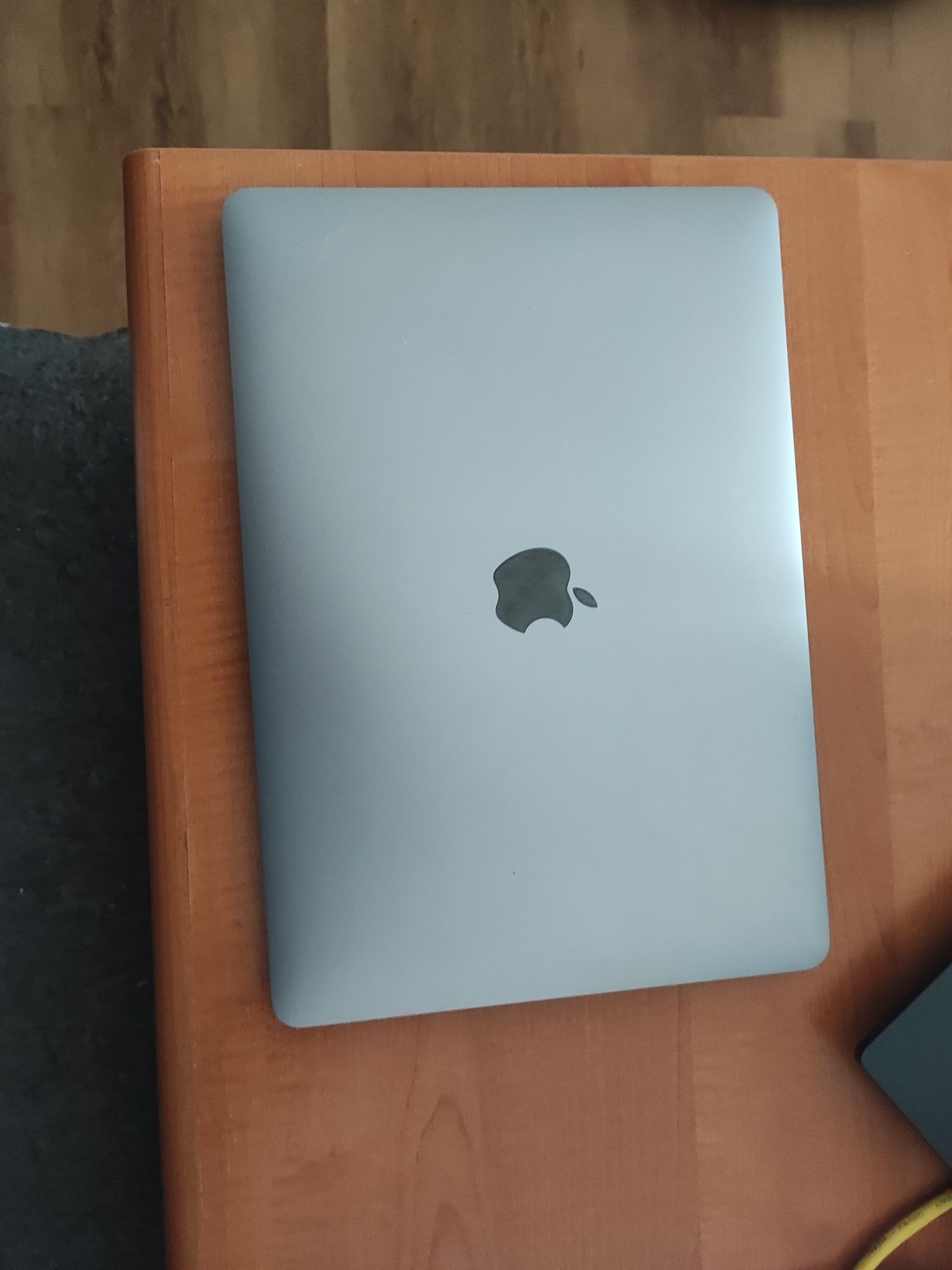MacBook Air M1 16GB RAM – 2020 | 84% bateria  | 3 teclas com defeito