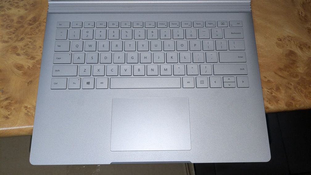 Surface book 2 13.5 GeForse 1050 i7-8650 16/512Gb IPS 3K Win11Pro